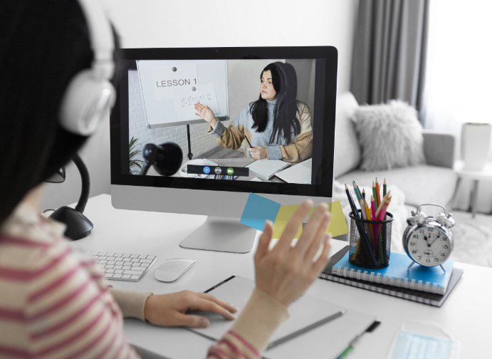 Peran Pendidikan Berbasis Teknologi dalam Era Digital Modern